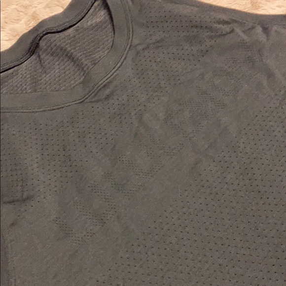 BLACK lululemon breeze by muscle tank - Picture 6 of 6